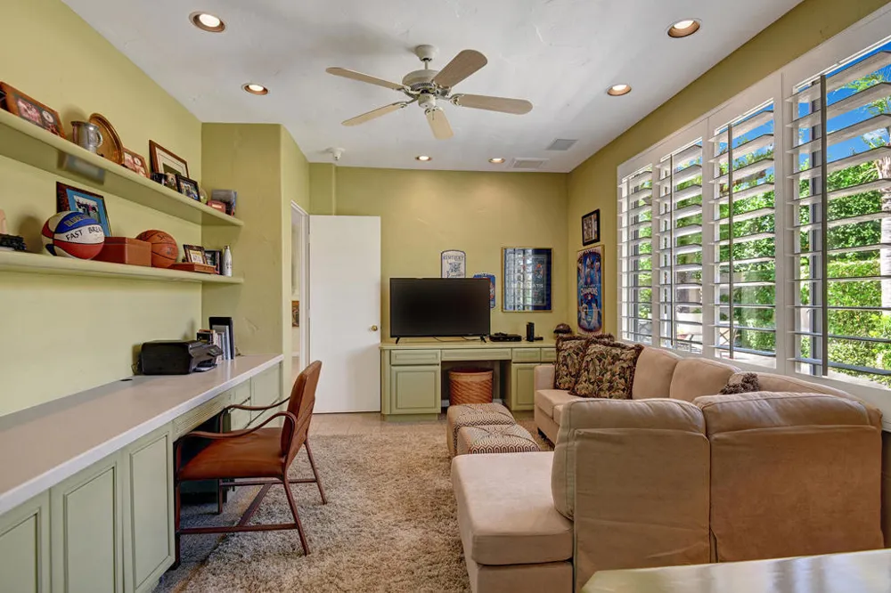 383 Desert Holly Drive Palm Desert, CA 92211
