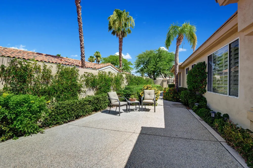 383 Desert Holly Drive Palm Desert, CA 92211
