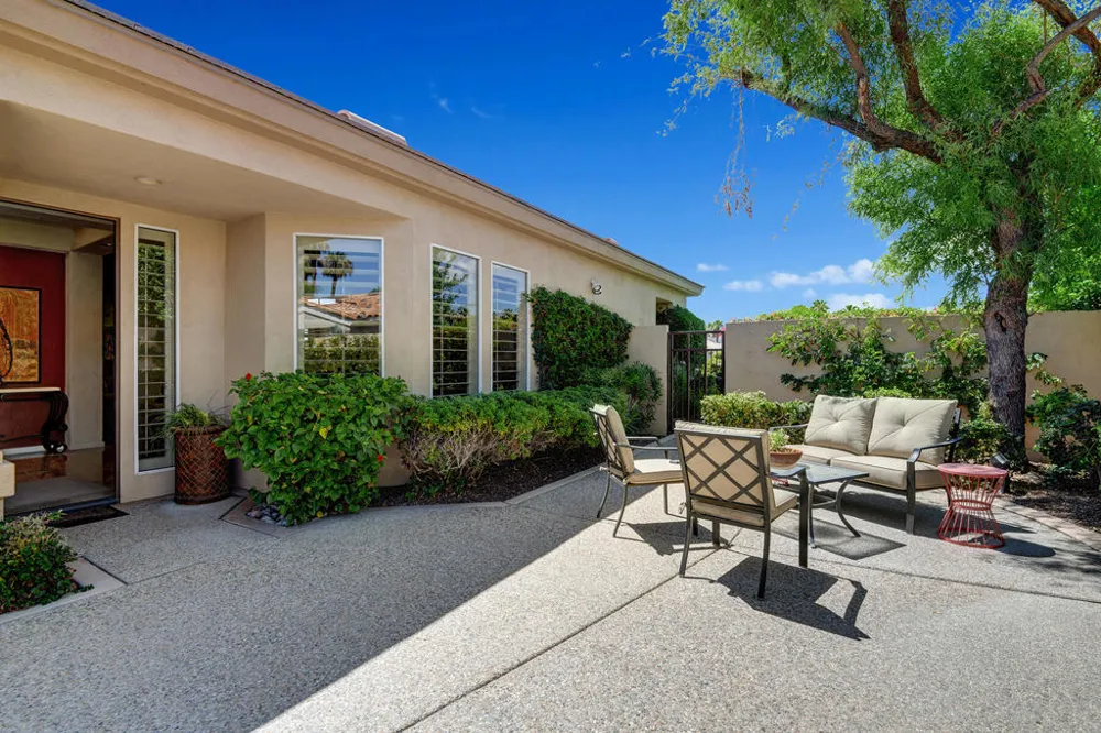 383 Desert Holly Drive Palm Desert, CA 92211