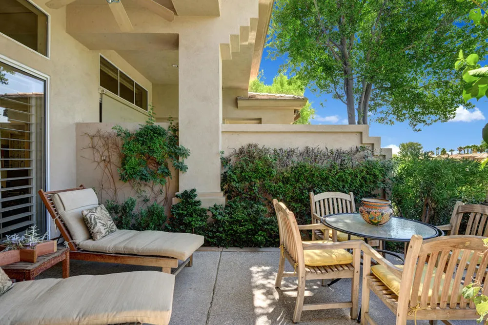 383 Desert Holly Drive Palm Desert, CA 92211