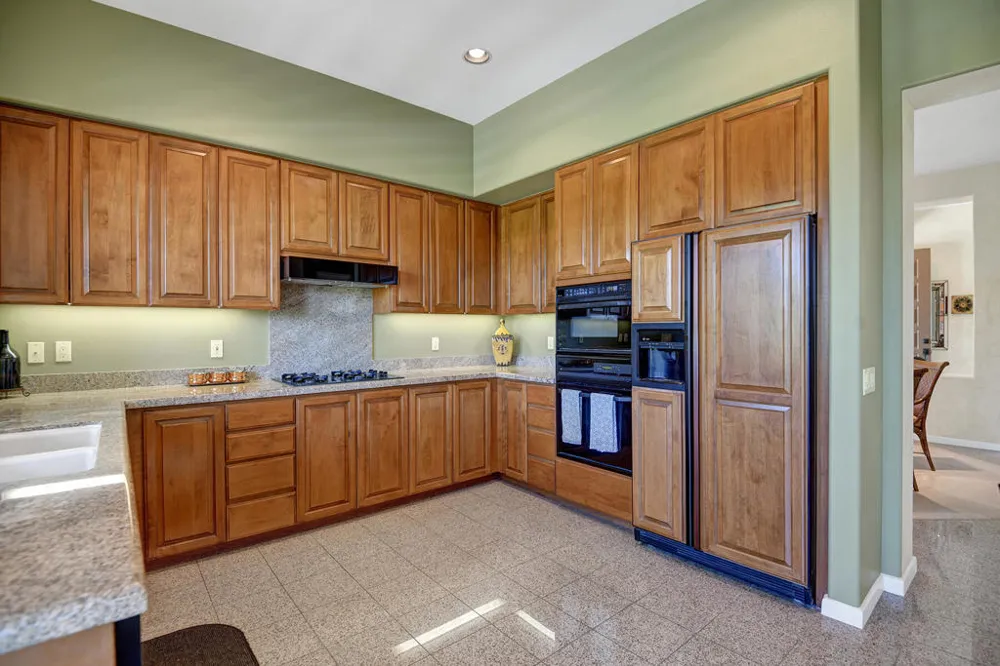 383 Desert Holly Drive Palm Desert, CA 92211