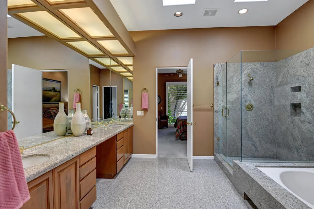 383 Desert Holly Drive Palm Desert, CA 92211