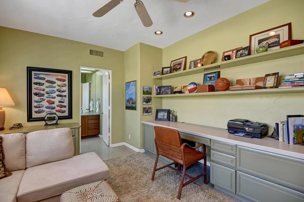 383 Desert Holly Drive Palm Desert, CA 92211