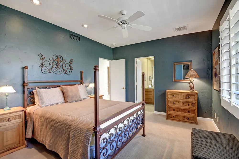 383 Desert Holly Drive Palm Desert, CA 92211