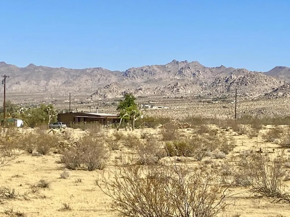 109 Border Avenue Joshua Tree, CA 92252