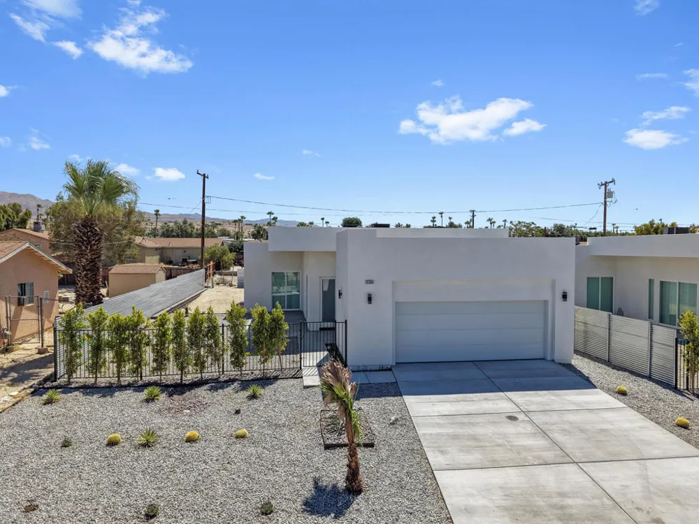 15464 Avenida Rambla Desert Hot Springs, CA 92240