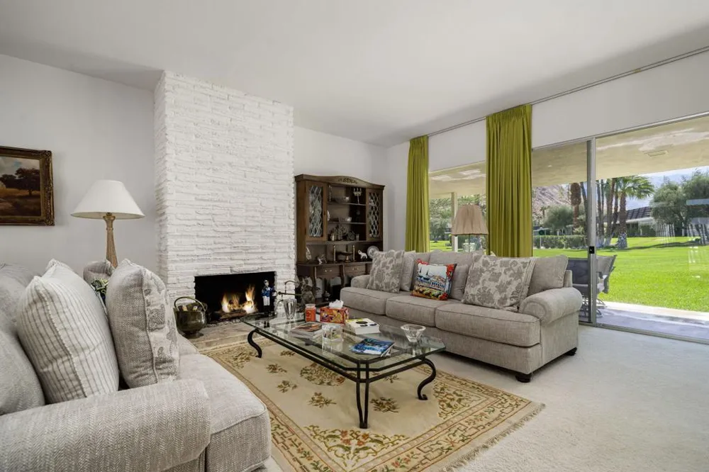 2515 E Jacaranda Road Palm Springs, CA 92264