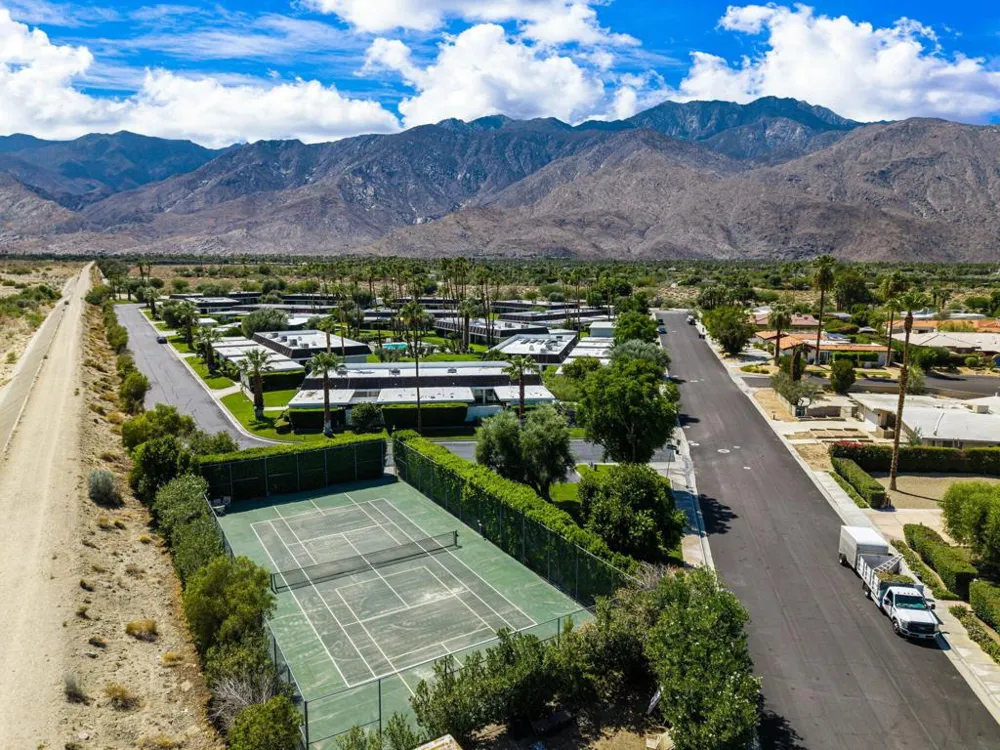 2515 E Jacaranda Road Palm Springs, CA 92264