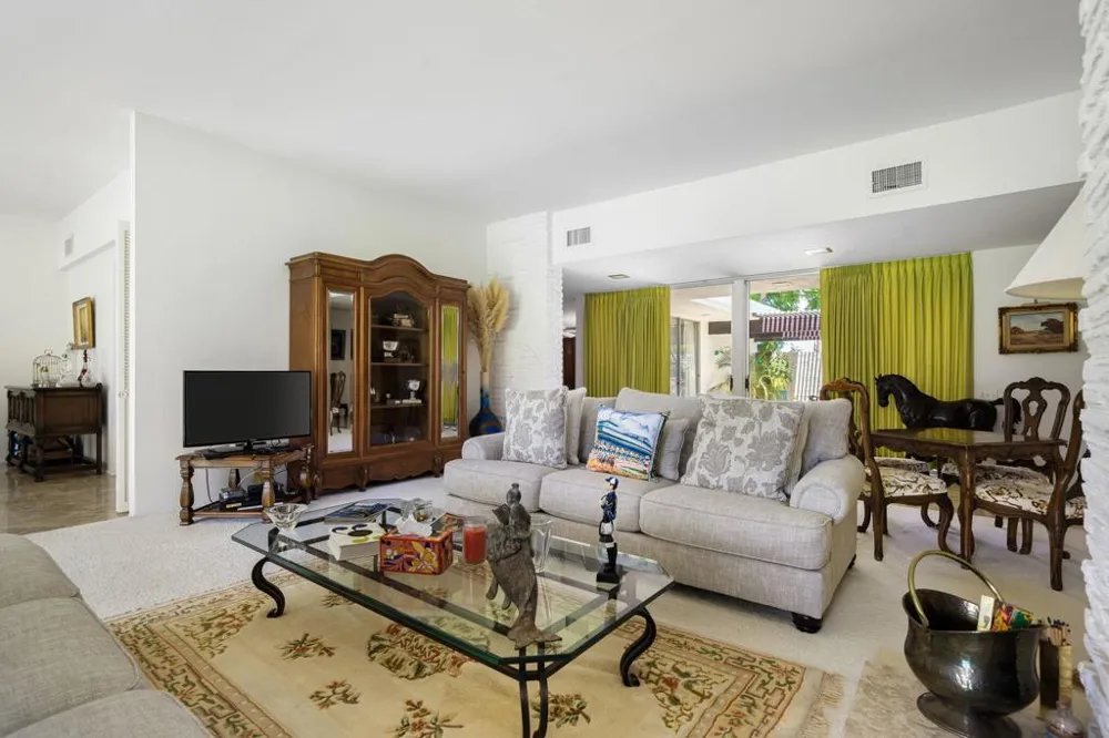 2515 E Jacaranda Road Palm Springs, CA 92264