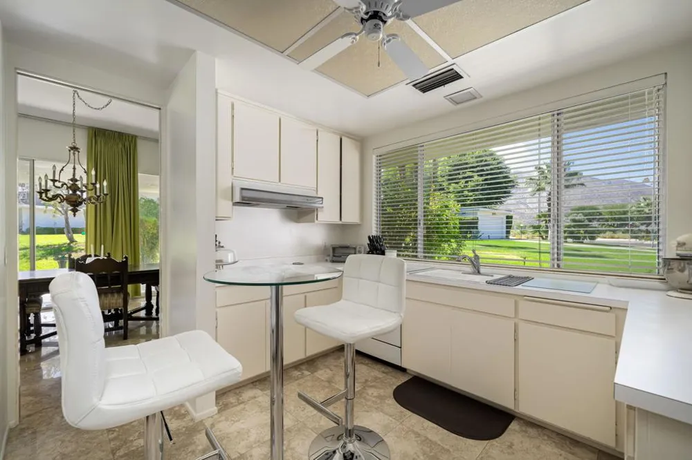 2515 E Jacaranda Road Palm Springs, CA 92264