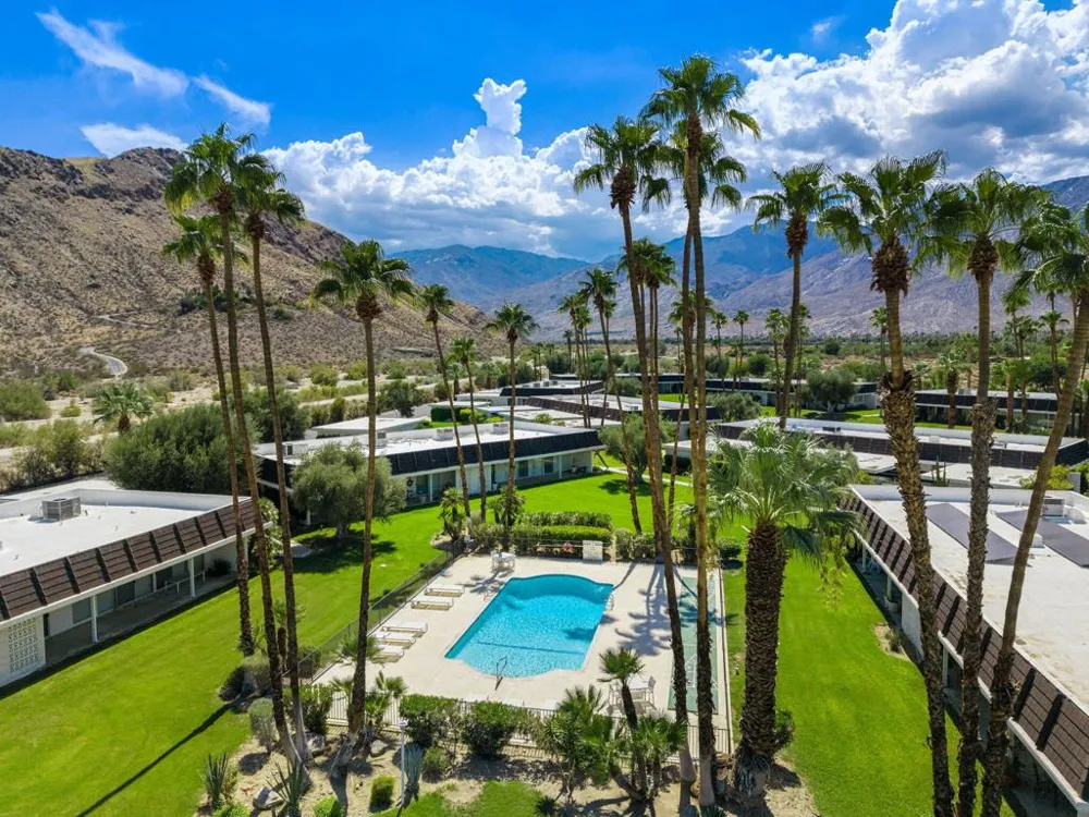 2515 E Jacaranda Road Palm Springs, CA 92264