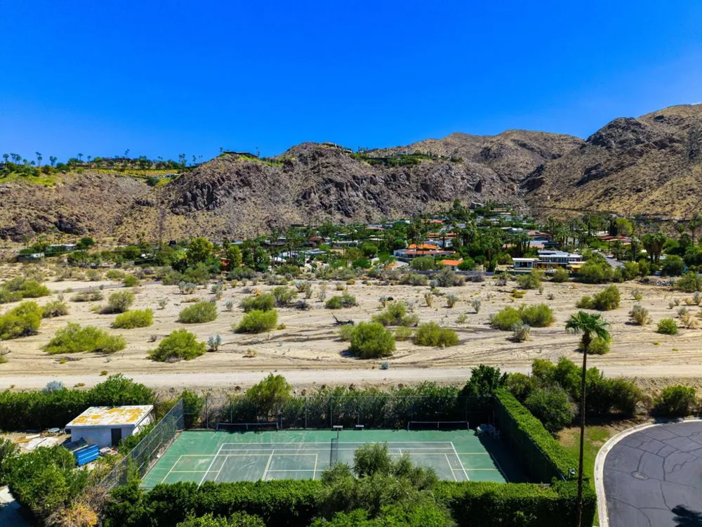 2515 E Jacaranda Road Palm Springs, CA 92264