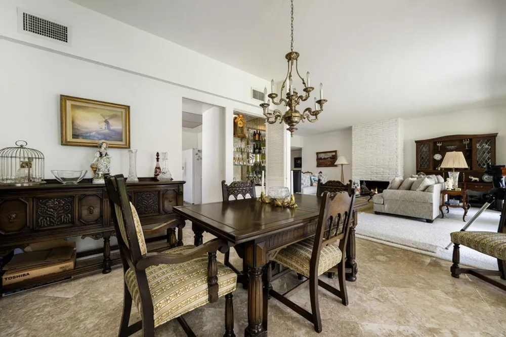 2515 E Jacaranda Road Palm Springs, CA 92264