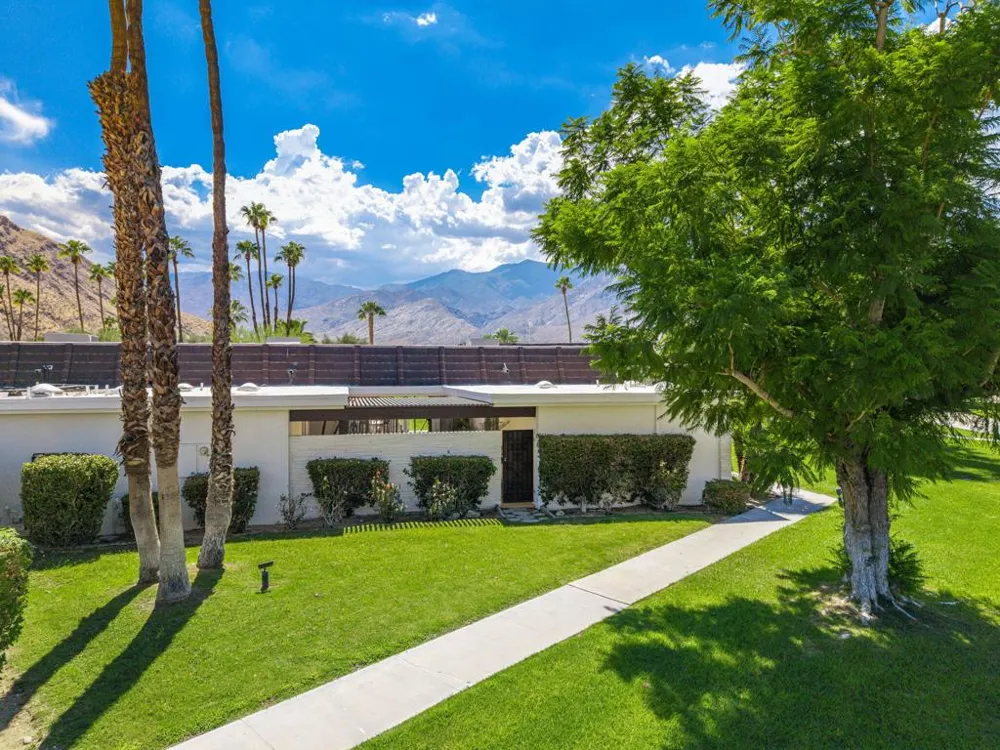 2515 E Jacaranda Road Palm Springs, CA 92264