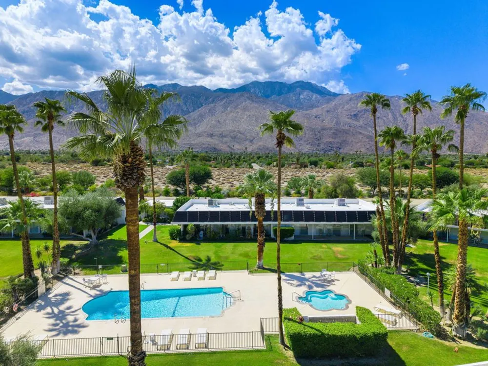 2515 E Jacaranda Road Palm Springs, CA 92264