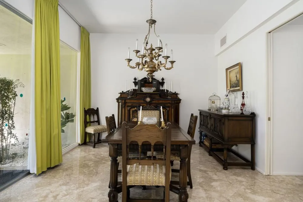2515 E Jacaranda Road Palm Springs, CA 92264