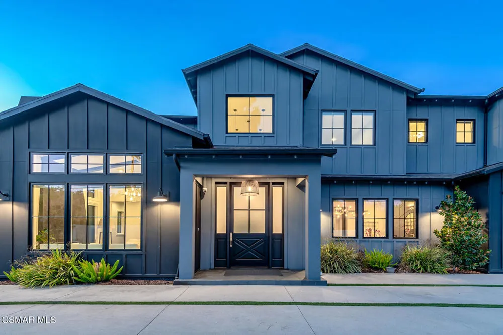 18651 Wells Drive Tarzana, CA 91356