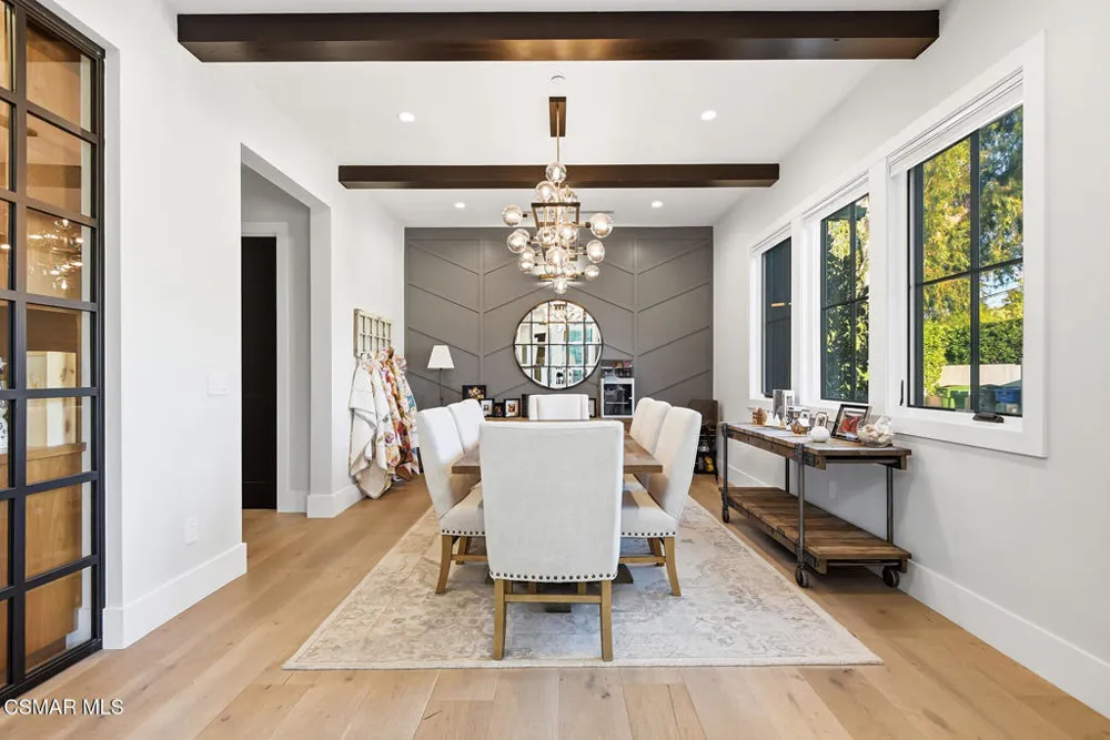 18651 Wells Drive Tarzana, CA 91356