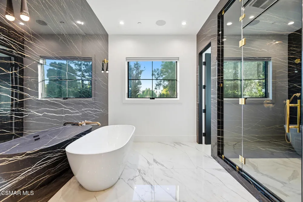 18651 Wells Drive Tarzana, CA 91356