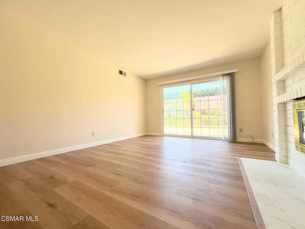 893 Lindawood Street Newbury Park, CA 91320