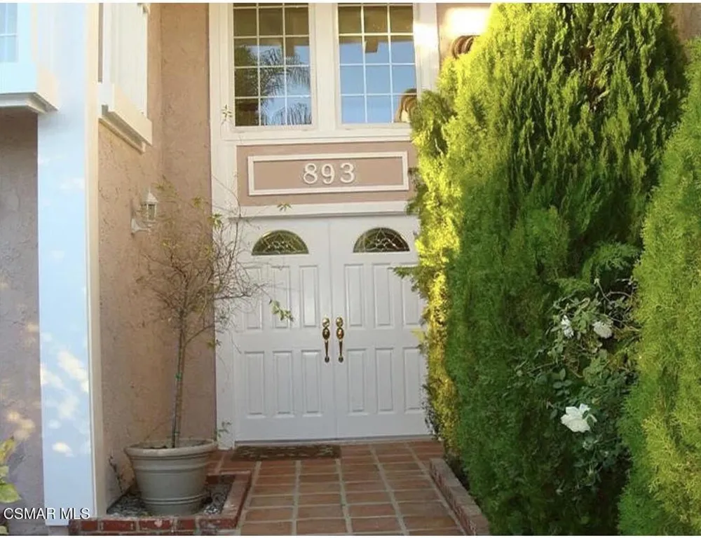 893 Lindawood Street Newbury Park, CA 91320
