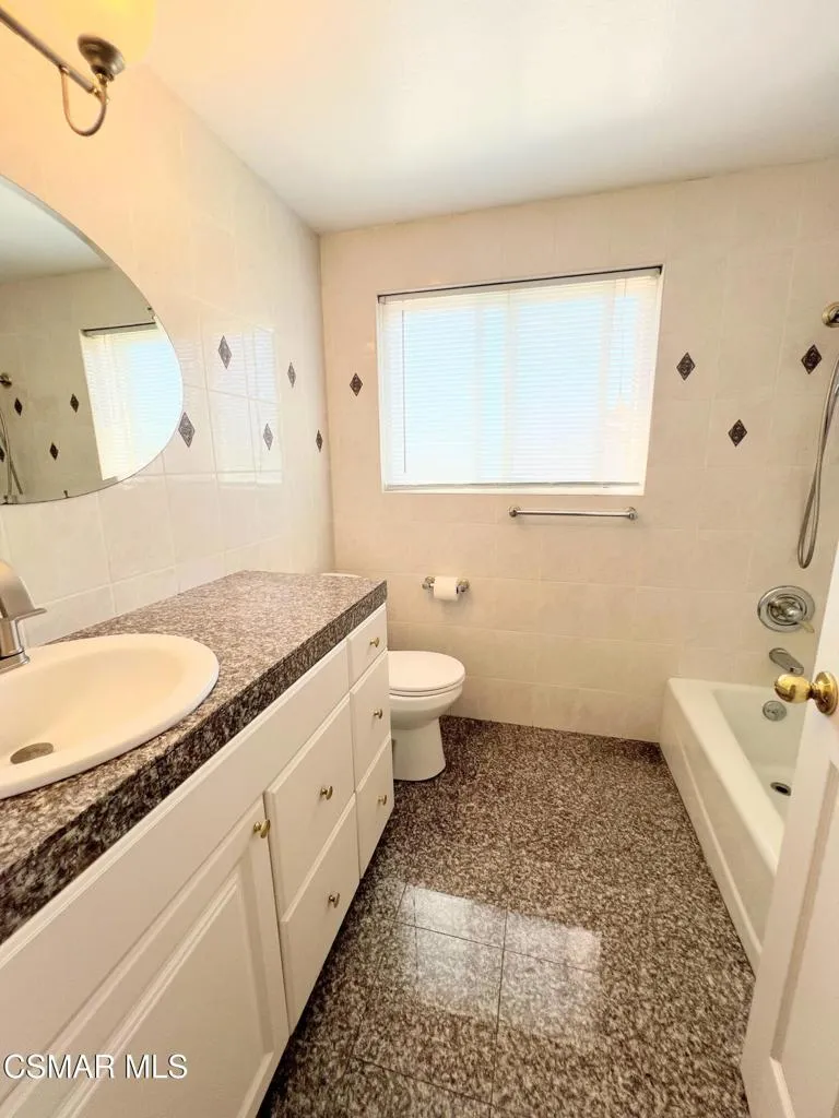 893 Lindawood Street Newbury Park, CA 91320