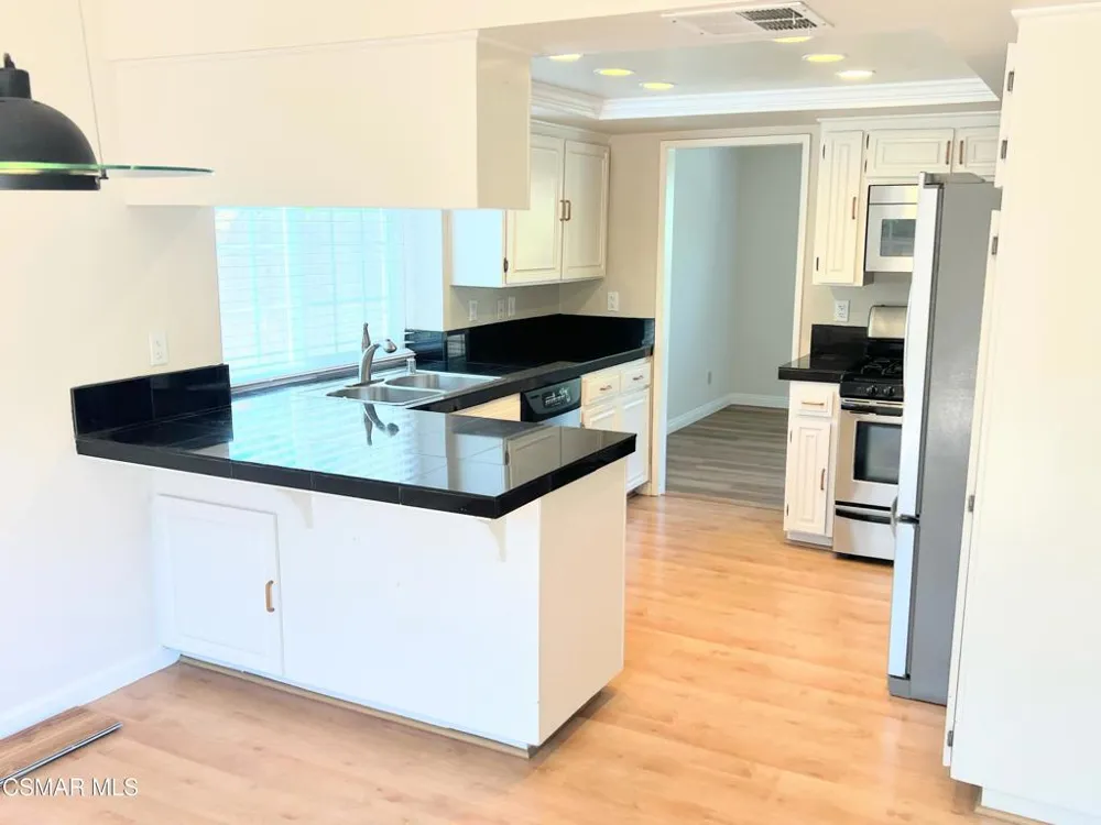 893 Lindawood Street Newbury Park, CA 91320