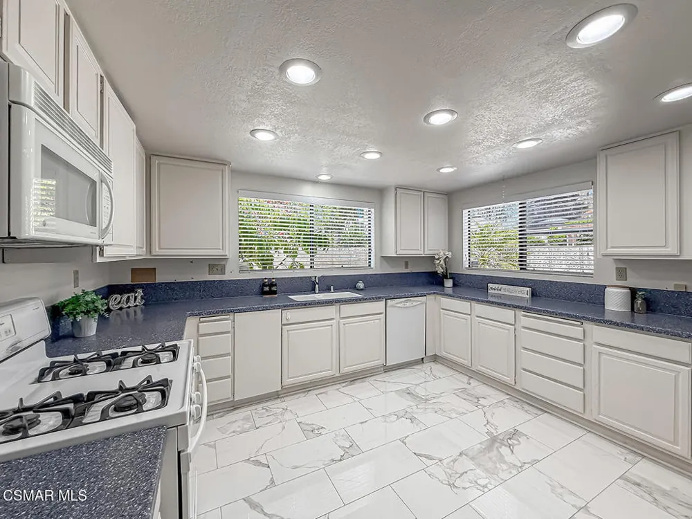 441 Cherry Hills Lane Thousand Oaks, CA 91320