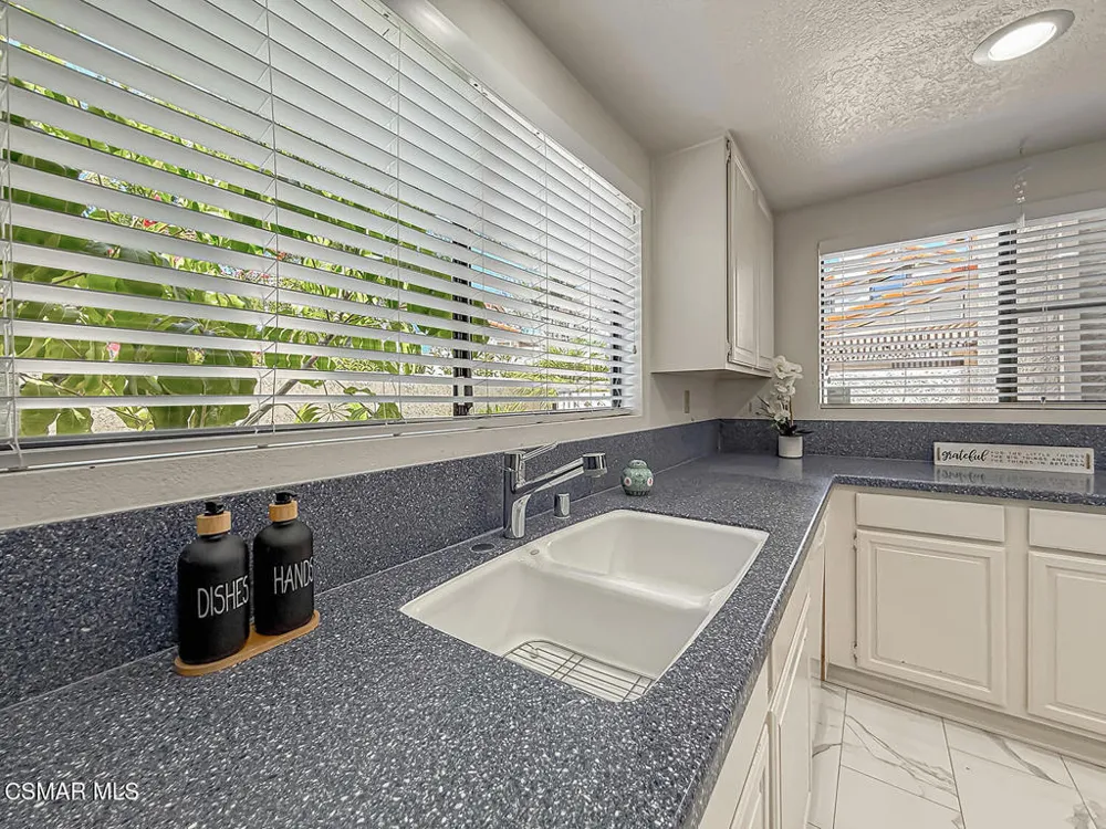 441 Cherry Hills Lane Thousand Oaks, CA 91320