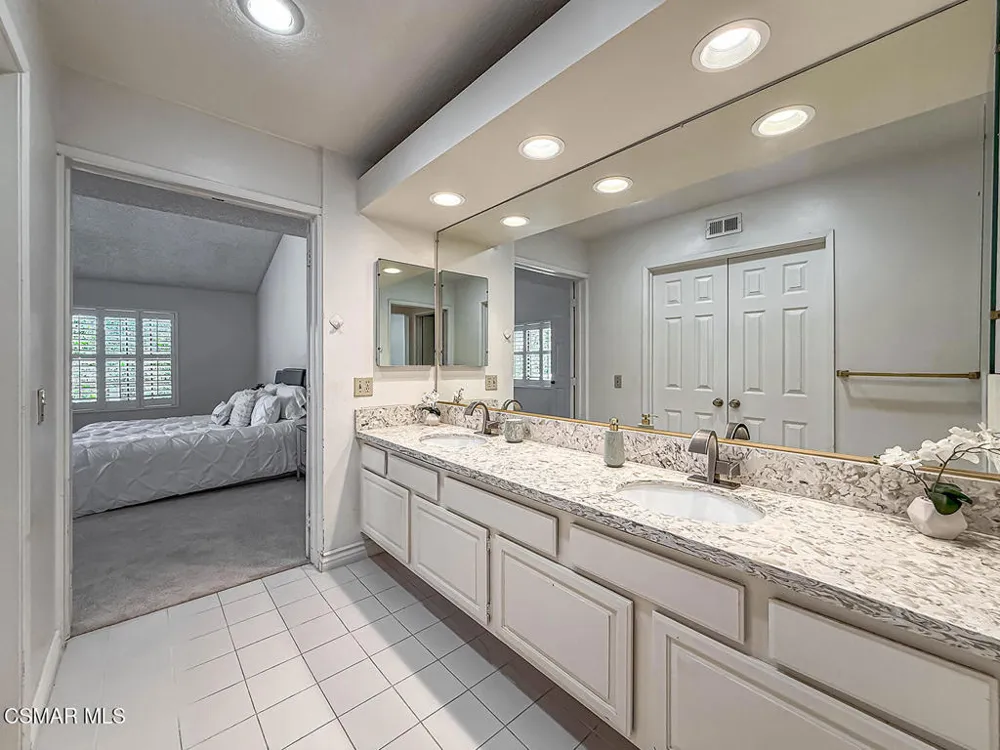 441 Cherry Hills Lane Thousand Oaks, CA 91320