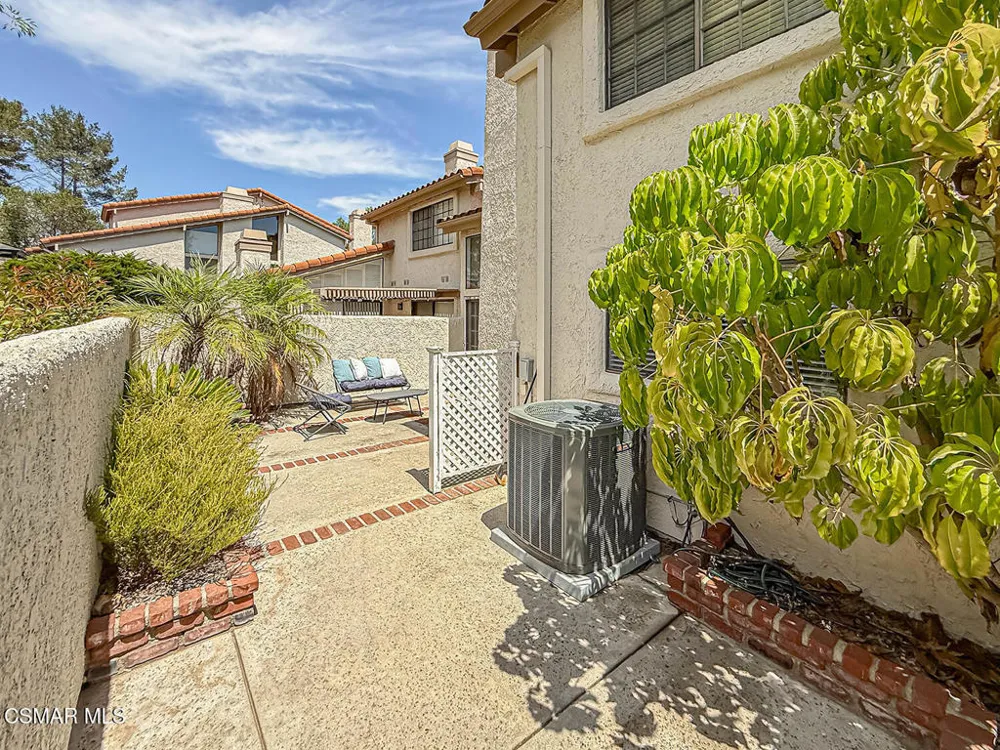 441 Cherry Hills Lane Thousand Oaks, CA 91320