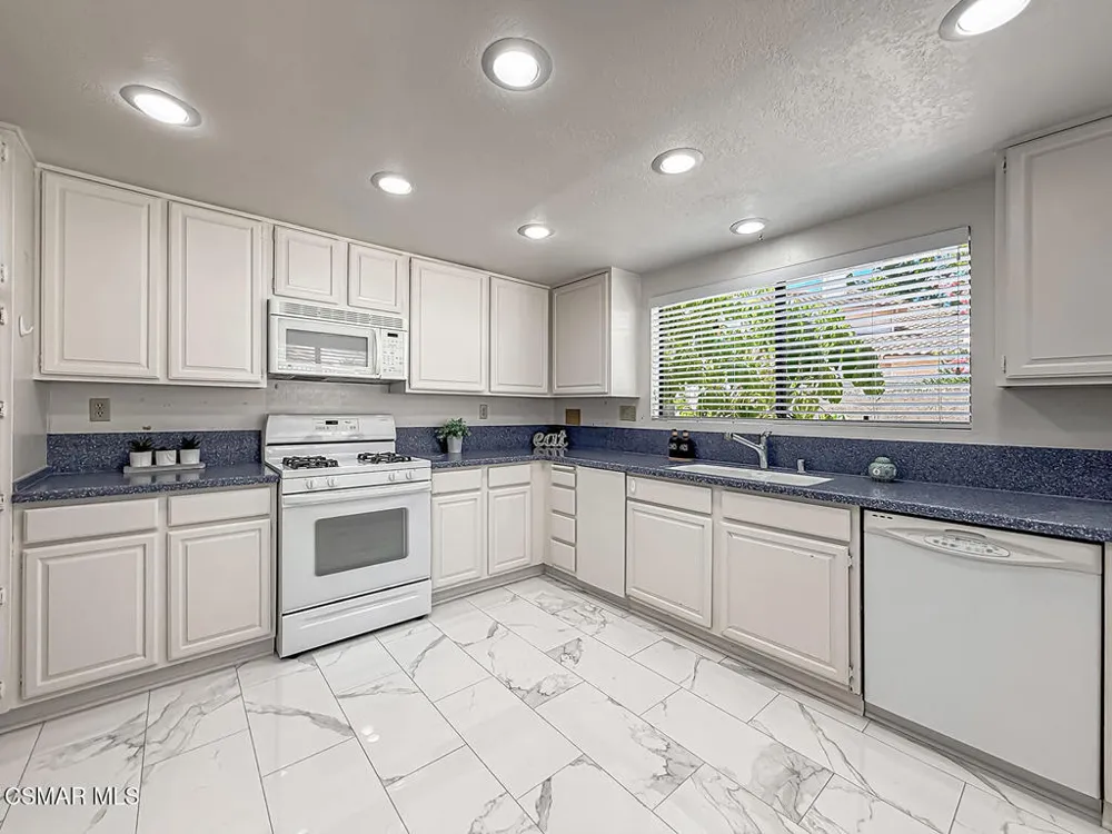 441 Cherry Hills Lane Thousand Oaks, CA 91320