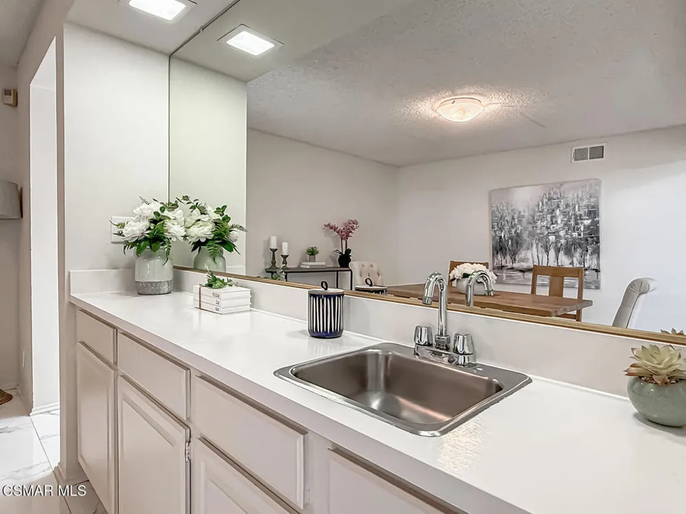 441 Cherry Hills Lane Thousand Oaks, CA 91320