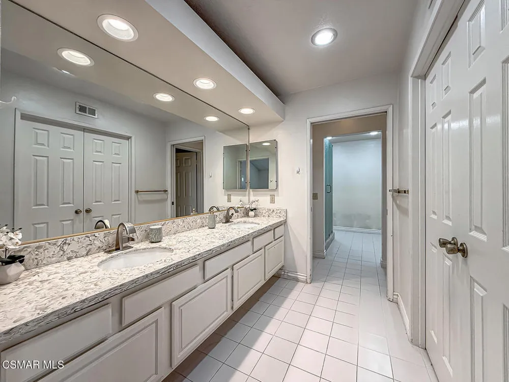 441 Cherry Hills Lane Thousand Oaks, CA 91320