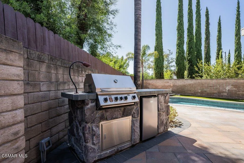 5301 Cedarhaven Drive Agoura Hills, CA 91301