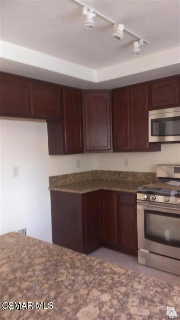 4117 Lost Springs Drive Calabasas, CA 91301
