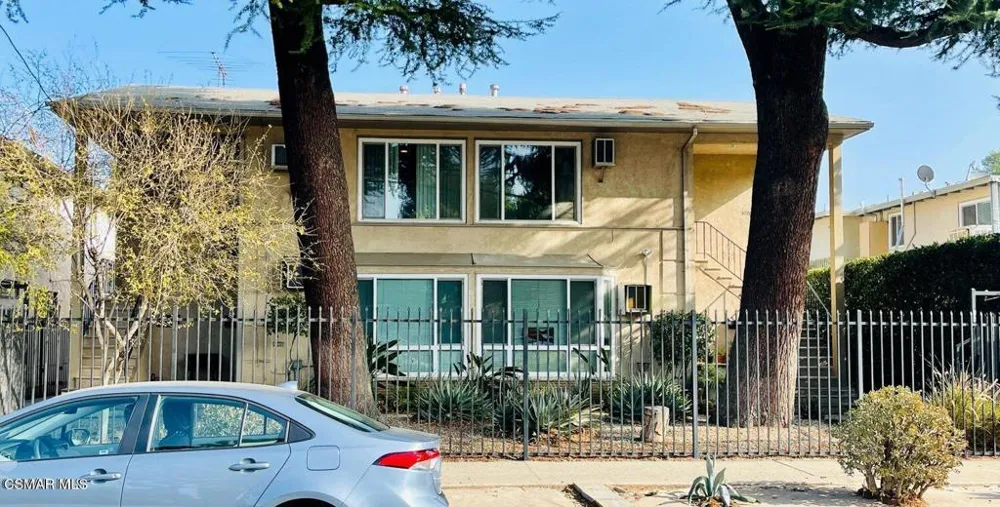 5728 Hazeltine Avenue Van Nuys, CA 91401