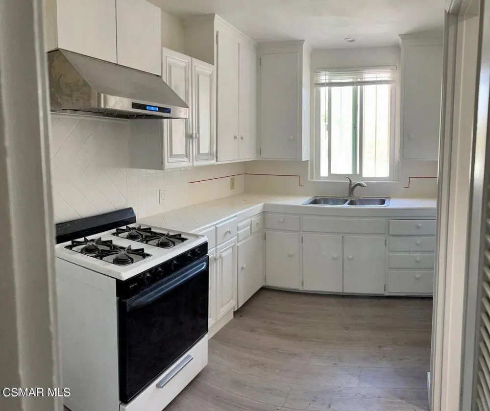 5728 Hazeltine Avenue Van Nuys, CA 91401
