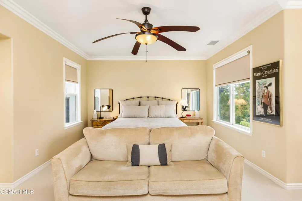 961 Alexandra Court Oak Park, CA 91377
