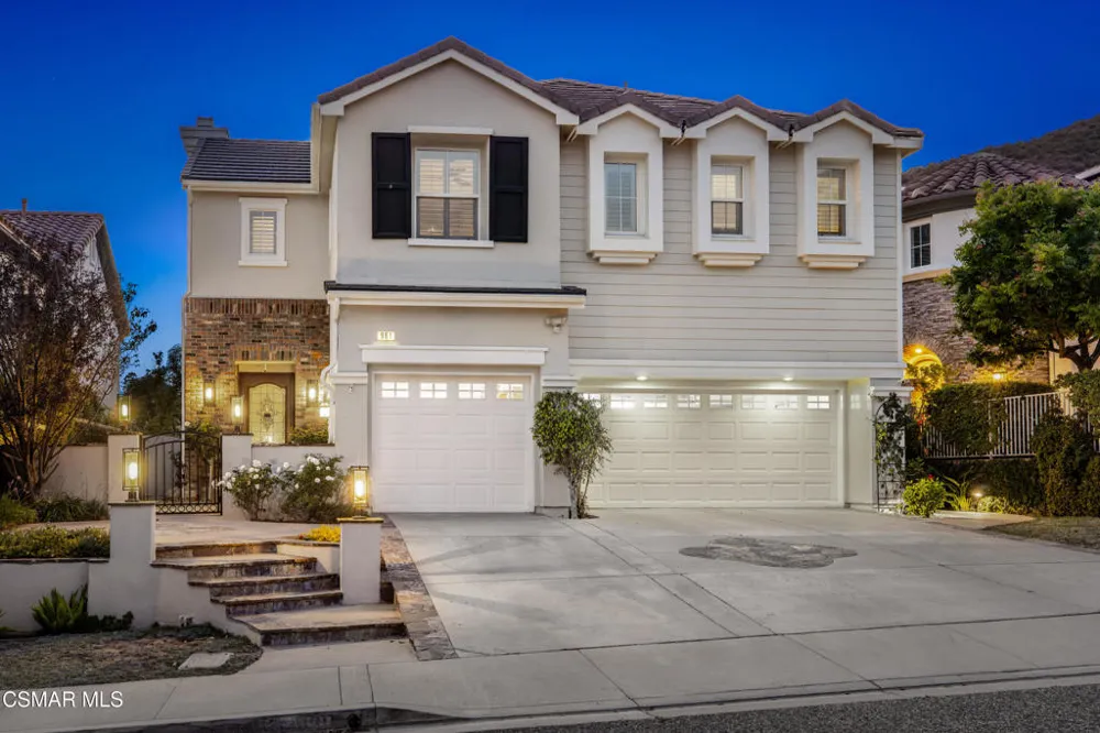 961 Alexandra Court Oak Park, CA 91377