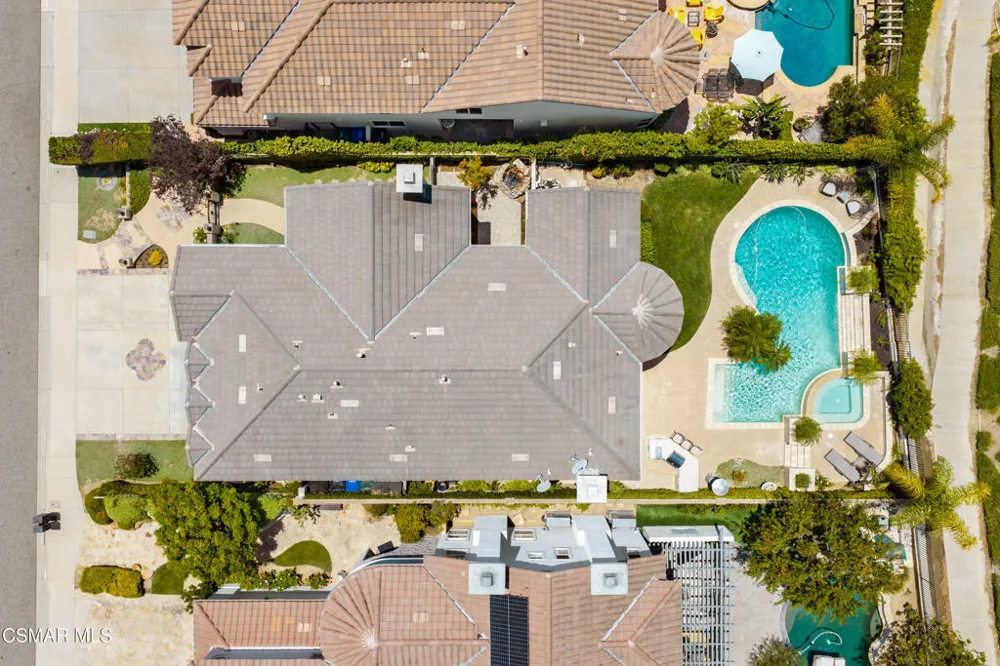 961 Alexandra Court Oak Park, CA 91377