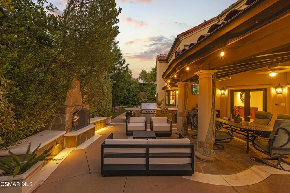 4901 Pathfinder Avenue Westlake Village, CA 91362