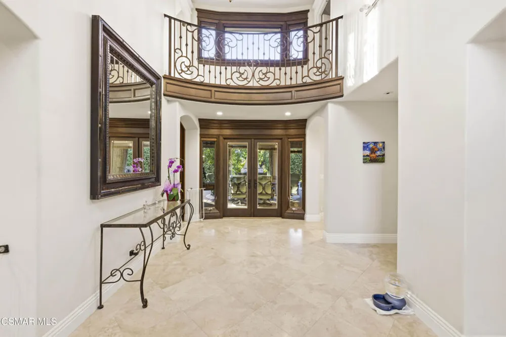 4901 Pathfinder Avenue Westlake Village, CA 91362