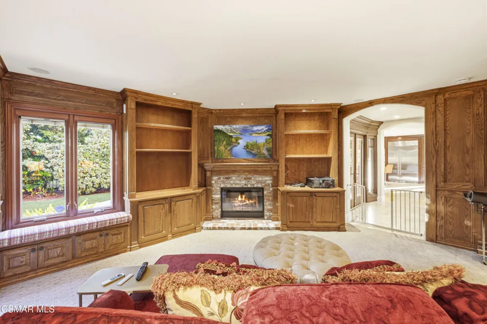 4901 Pathfinder Avenue Westlake Village, CA 91362