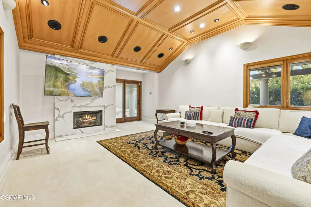 4901 Pathfinder Avenue Westlake Village, CA 91362