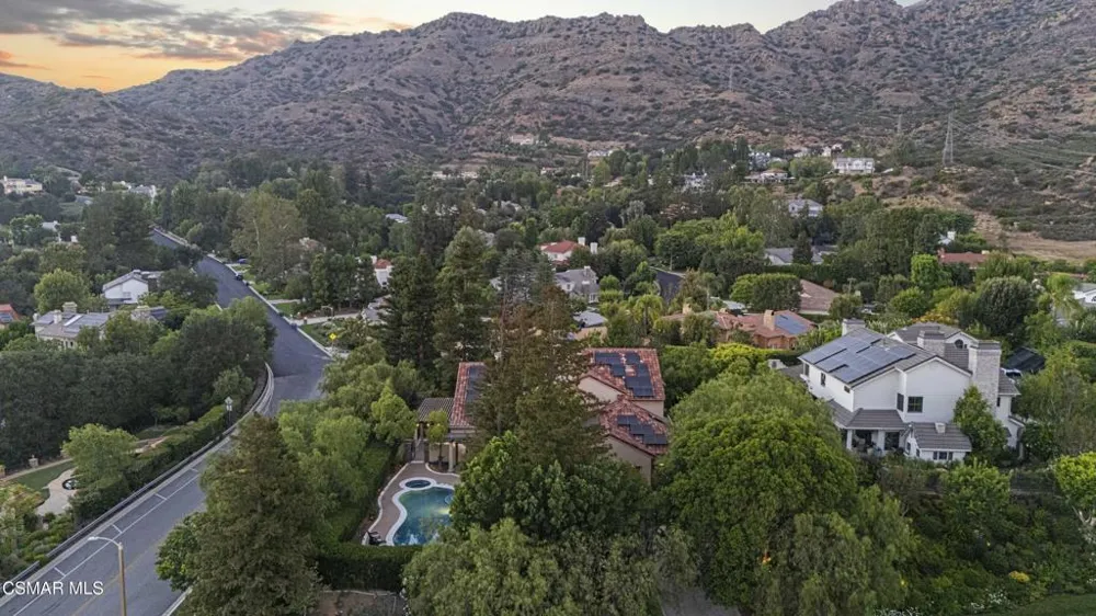 4901 Pathfinder Avenue Westlake Village, CA 91362