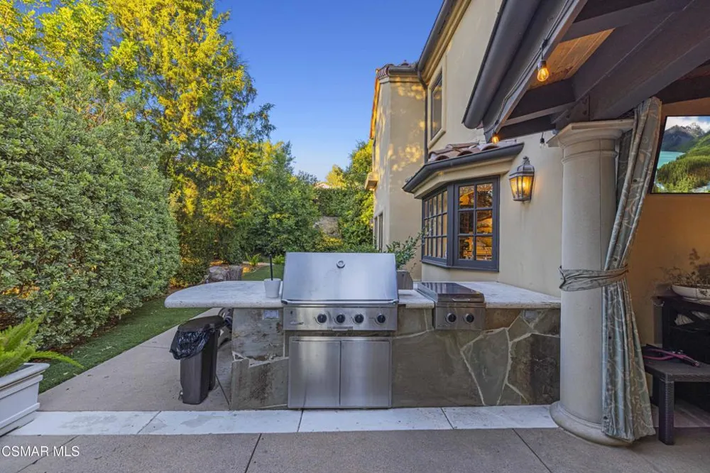 4901 Pathfinder Avenue Westlake Village, CA 91362