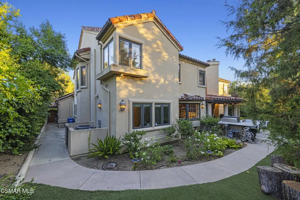 4901 Pathfinder Avenue Westlake Village, CA 91362