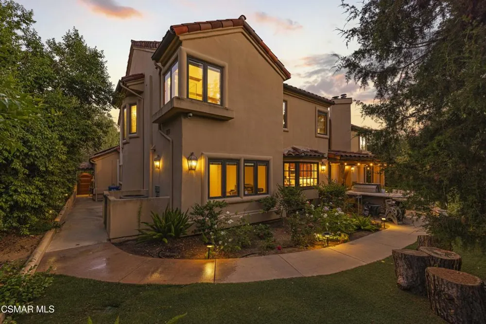 4901 Pathfinder Avenue Westlake Village, CA 91362