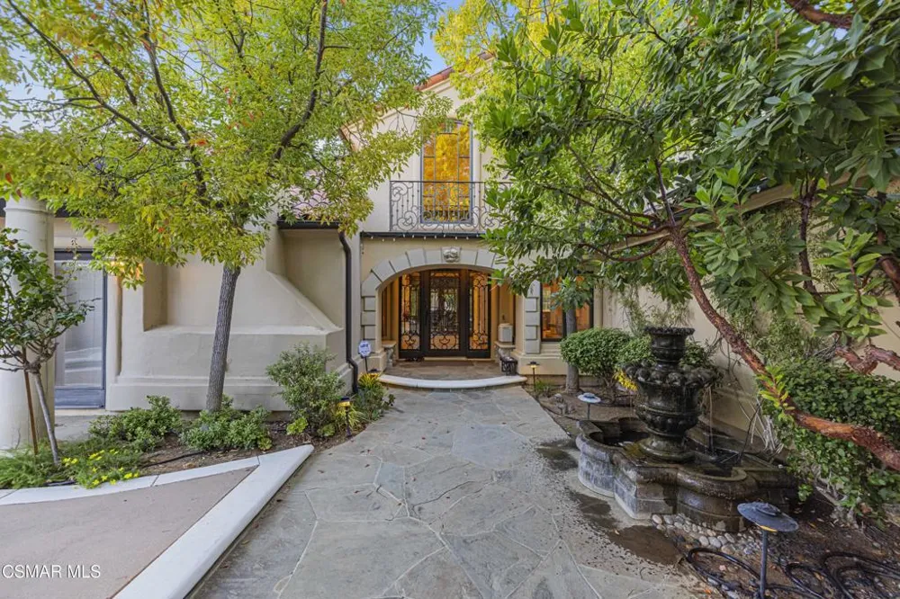 4901 Pathfinder Avenue Westlake Village, CA 91362